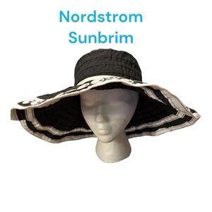 Nordstrom Dark gray and White Sun Hat